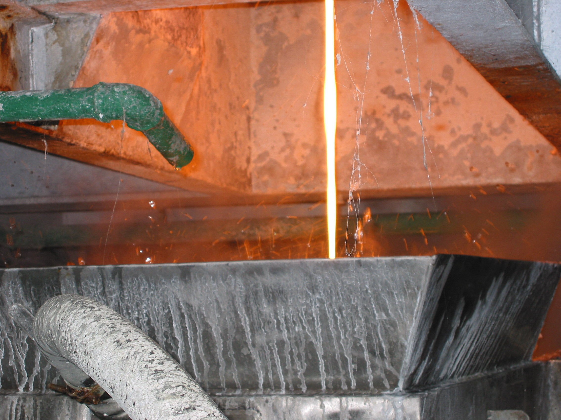 Imagen de Las ventas de fritas, esmaltes y colores cerámicos cayeron un 42% en el mes de mayo